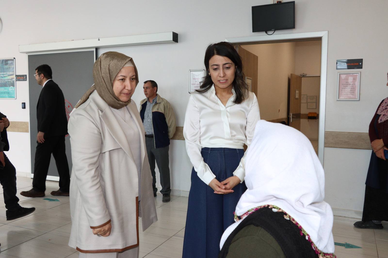 Kaymakam Kılıçtürk ve Başkan Kılınçarslan, Vatandaşlarla Bayramlaştı