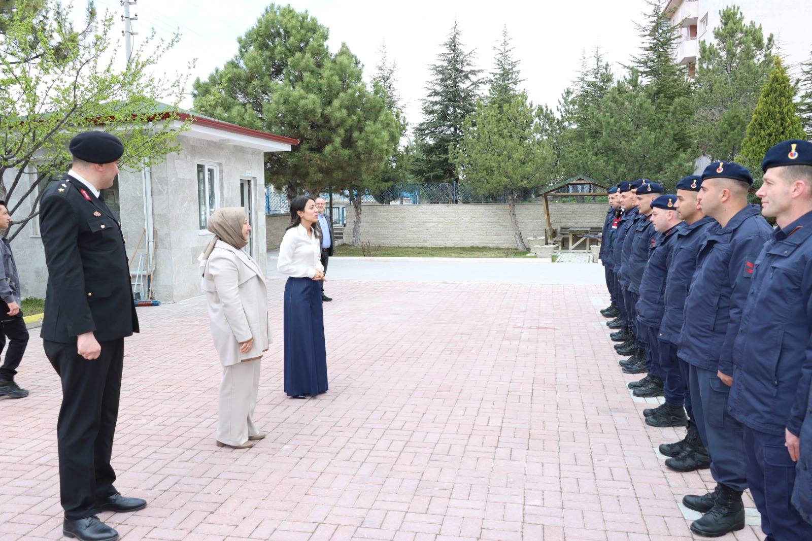 Kaymakam Kılıçtürk ve Başkan Kılınçarslan, Vatandaşlarla Bayramlaştı