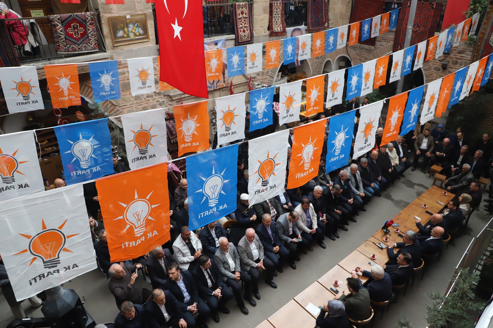 Milletvekili Özkaya: "Bayramı sadece kutlamakla kalmayalım, topluma faydalı işler de yapalım"