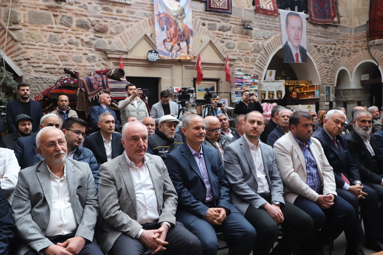 Milletvekili Özkaya: "Bayramı sadece kutlamakla kalmayalım, topluma faydalı işler de yapalım"