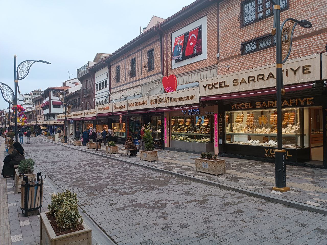 Döviz ve Altın Merkezi Uzunçarşı Yoğun Günler Geçirdi