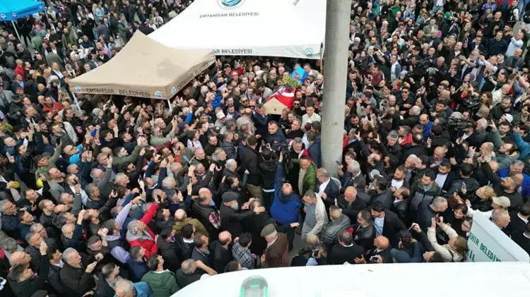 Usta Sanatçı Volkan Konak Son Yolculuğuna Uğurlandı