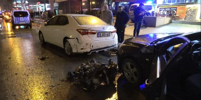 Kazaya Müdahale Eden Polis Memuru Yaralandı, Kamyonet Sürücüsü Gözaltına Alındı