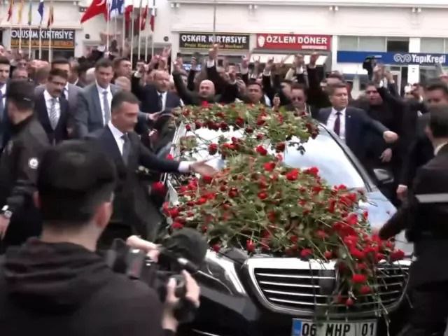 Devlet Bahçeli 2 Ay Sonra Kameralar Karşısında: Alparslan Türkeş'i Anma Törenine Katıldı