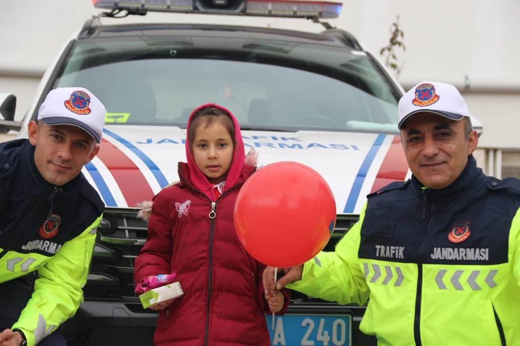 AFYONKARAHİSAR JANDARMASINDAN BAYRAM TRAFİĞİNE HAVA DESTEKLİ DENETİM