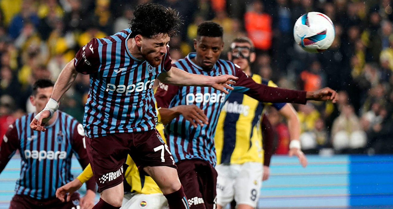 KADIKÖY'DE FENERBAHÇE FIRTINASI!