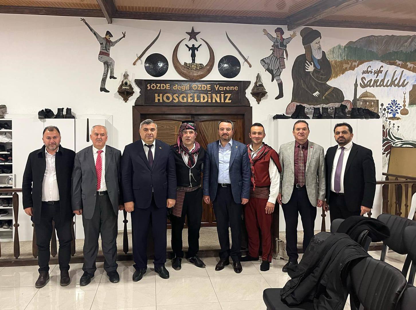 Müdür Sünnetci Öğretmenler Sandıklı Gardaş Yarenler Derneğinin Misafiri Oldu