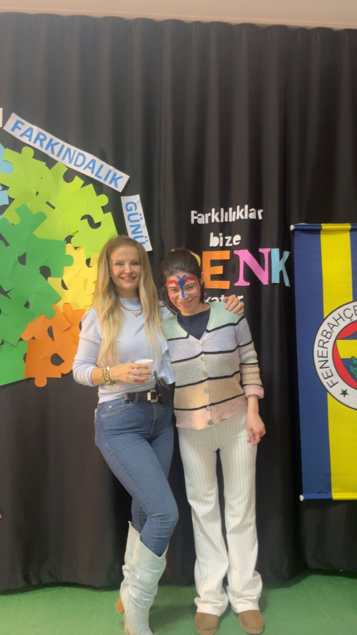 OTİZMLİ ÇOCUKLARA  PAMUK ŞEKERLİ SÜRPRİZ