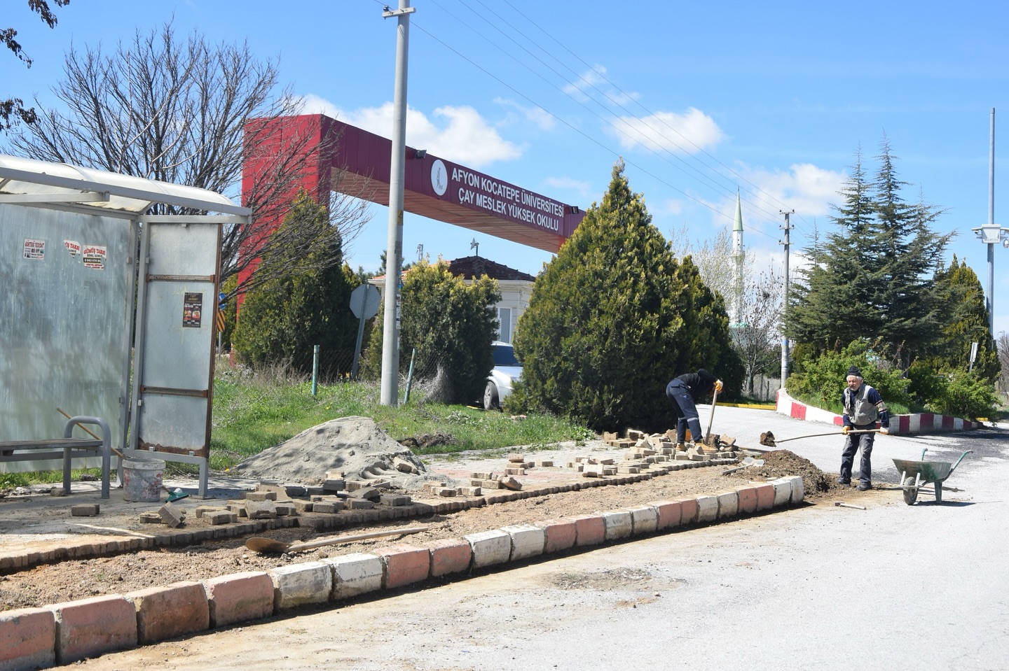 Çay Belediyesi'nden Dumlupınar Mahallesi'ne Güvenli ve Yaşanabilir Çevre Hamlesi