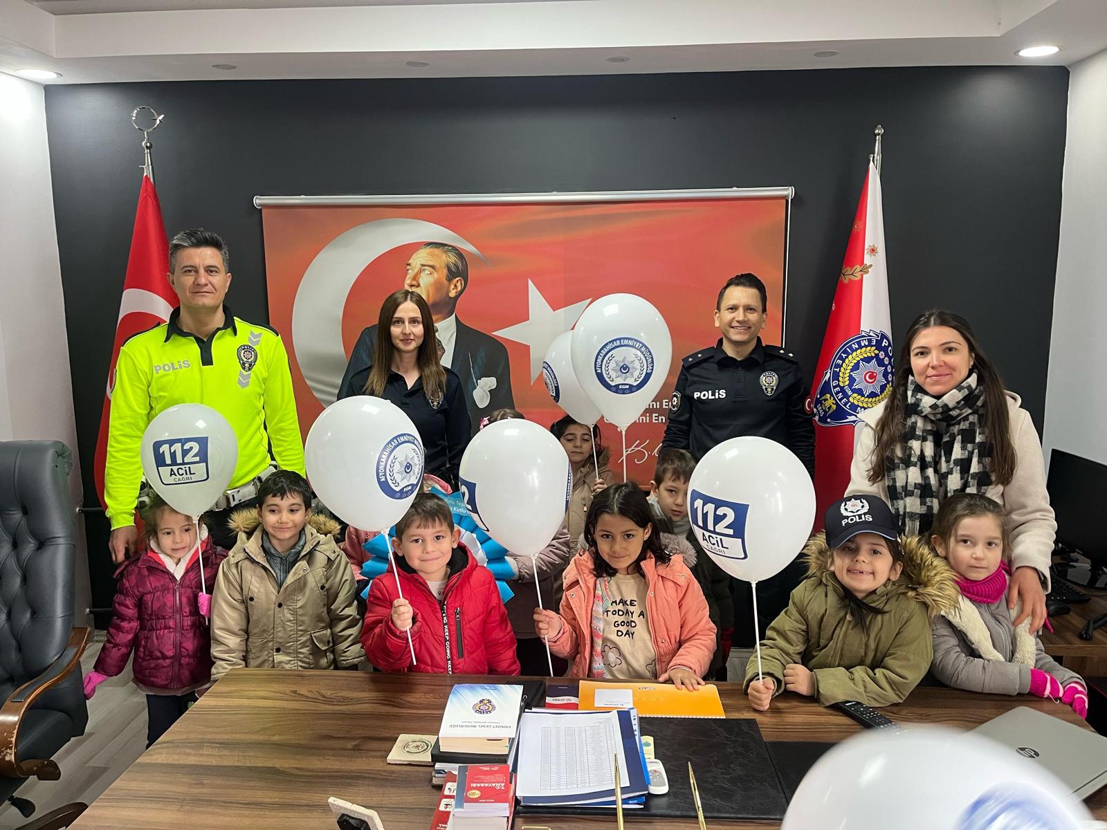 Minik Öğrencilerden Polislere Anlamlı Ziyaret