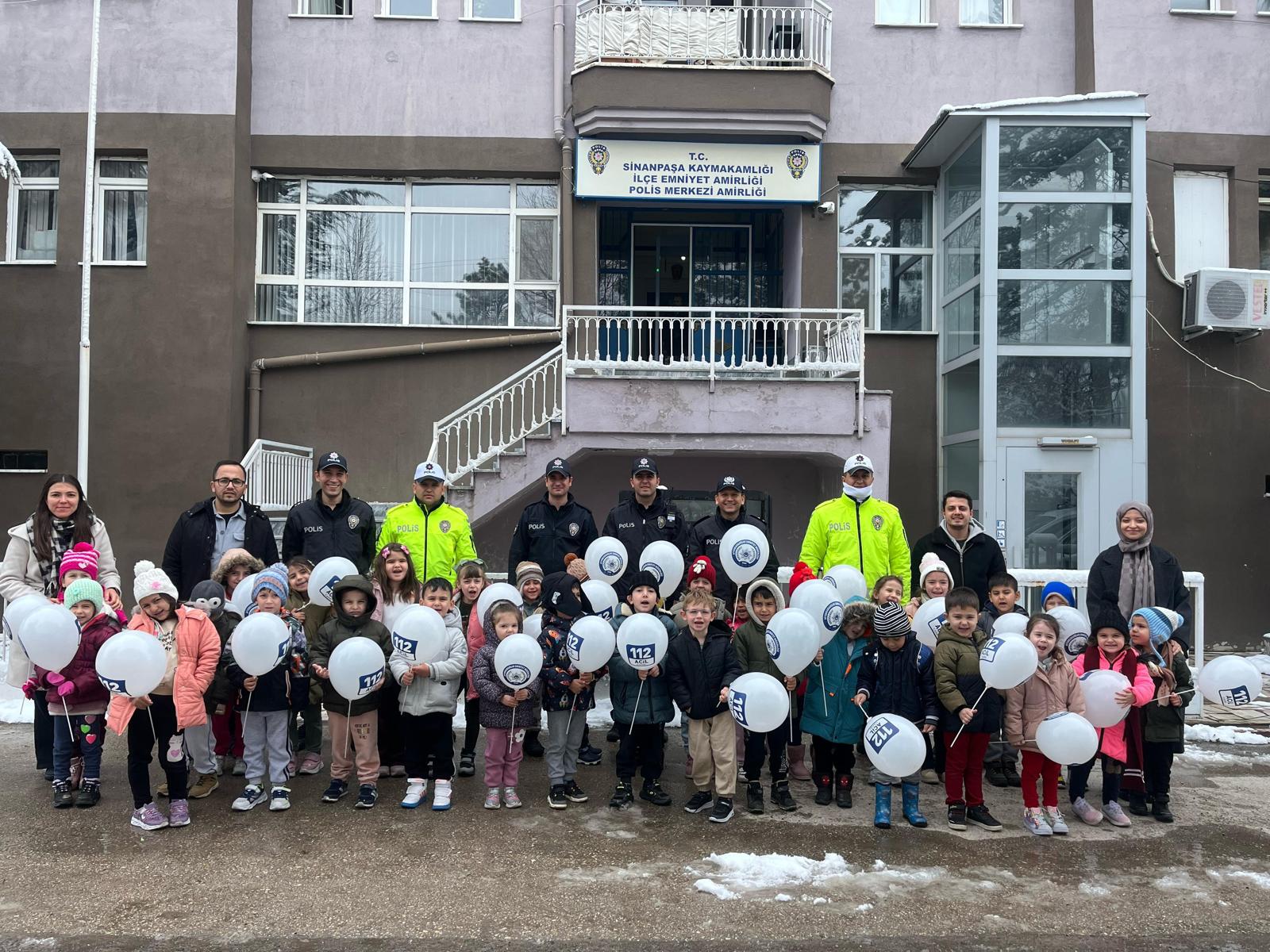 Minik Öğrencilerden Polislere Anlamlı Ziyaret