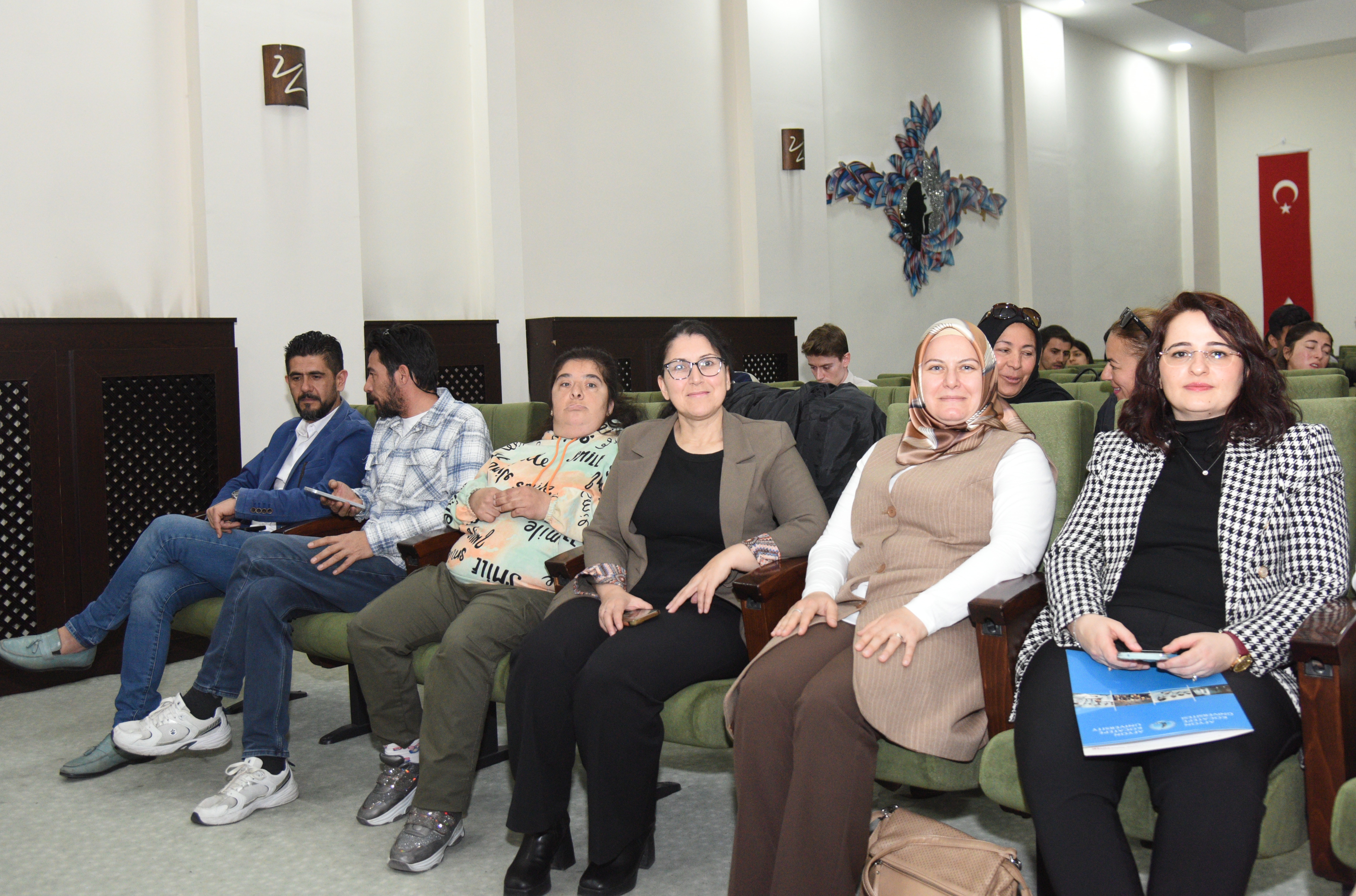 AKÜ’de “Otizmde Aile Olmak: Zorluklar Ve Güzel Anlar” Konuşuldu
