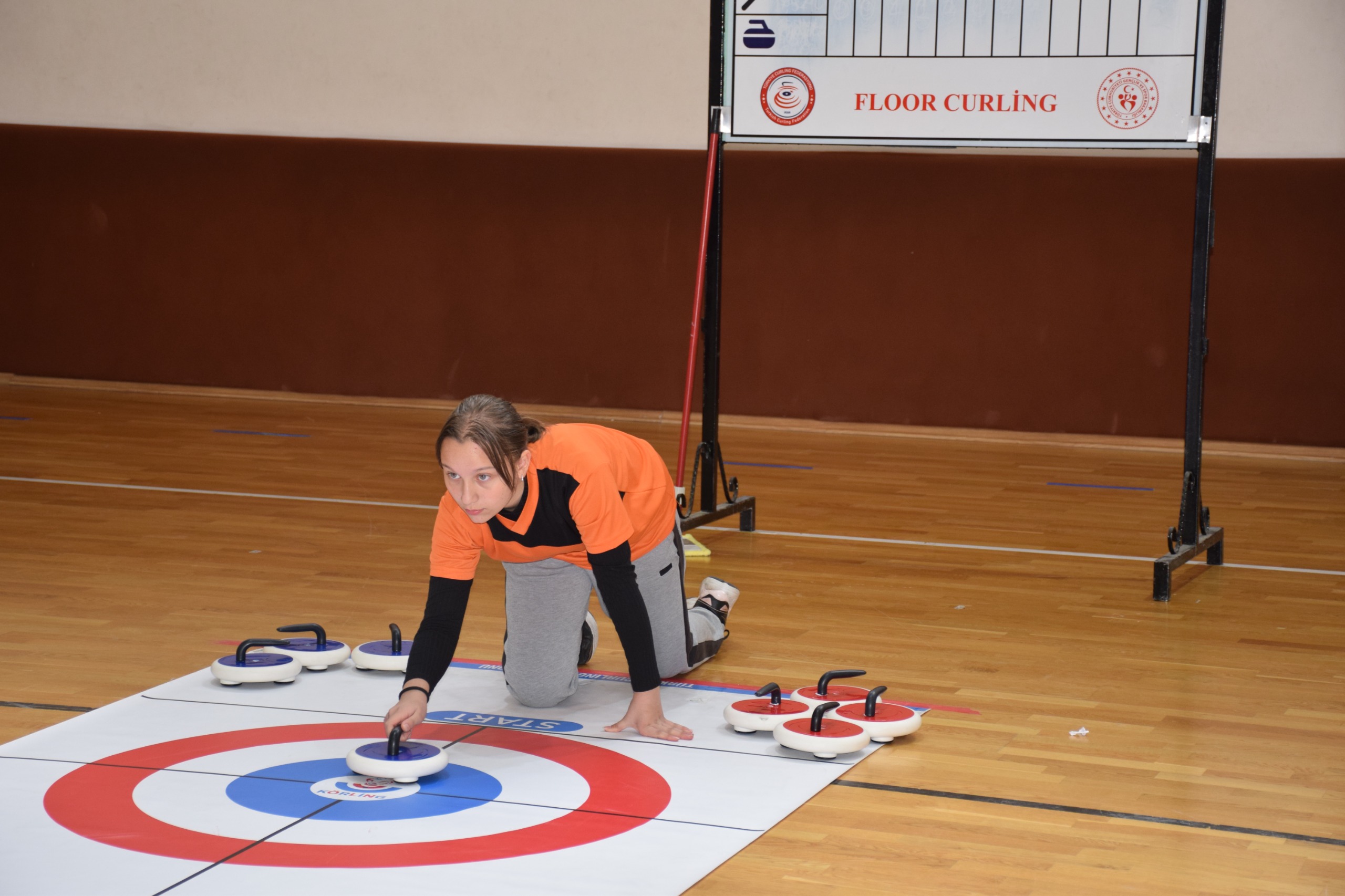 23 Nisan Ulusal Egemenlik ve Çocuk Bayramı Floor Curling Turnuvası Sona Erdi