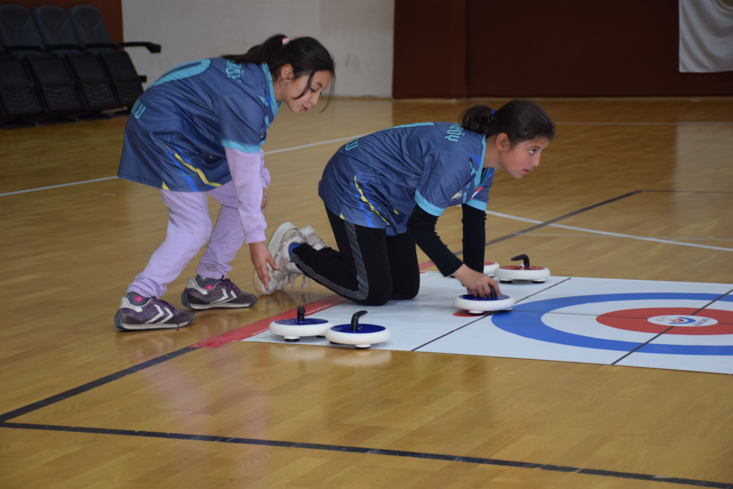 23 Nisan Ulusal Egemenlik ve Çocuk Bayramı Floor Curling Turnuvası Sona Erdi