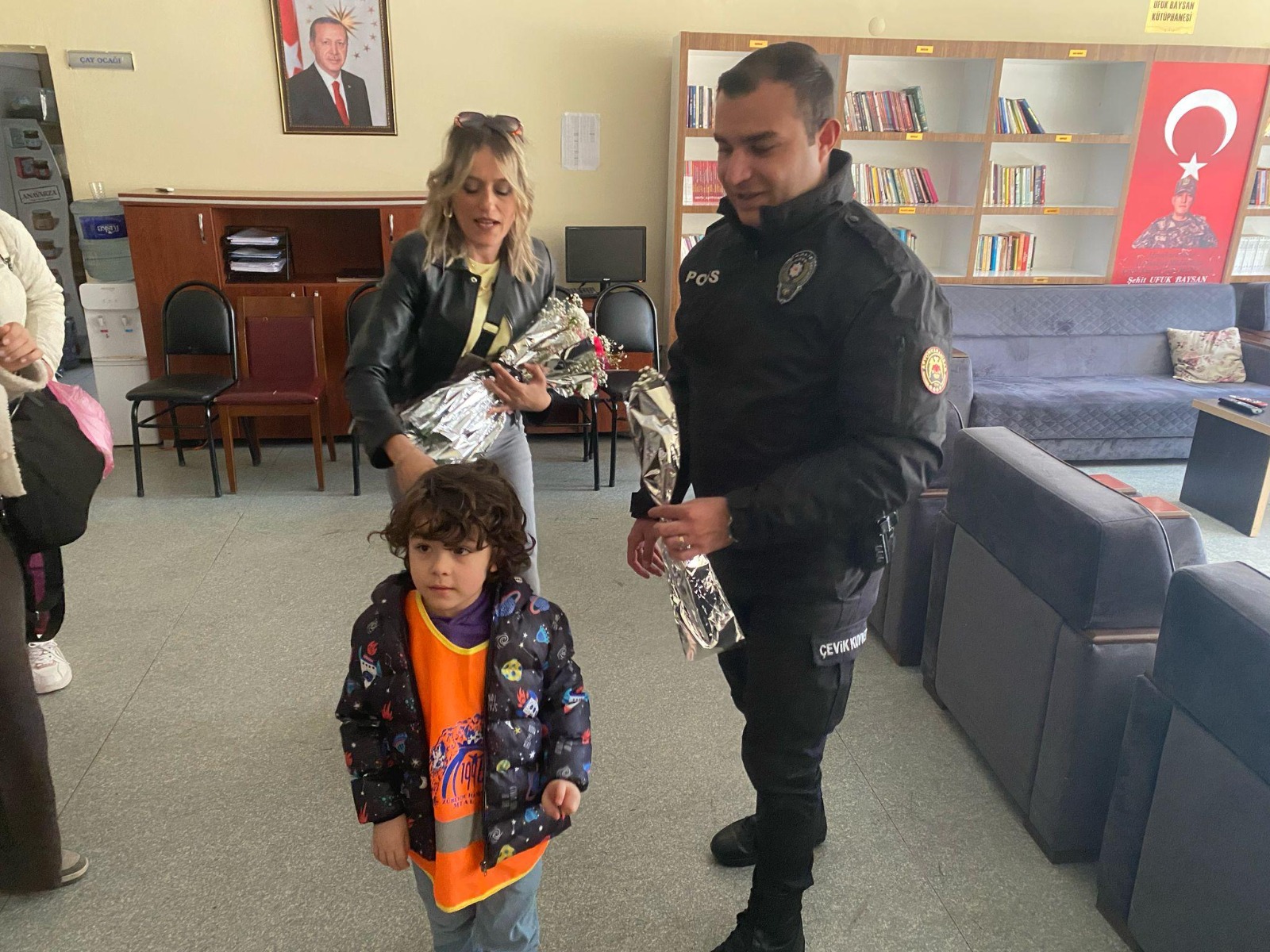 Minik Öğrencilerden Emniyete Anlamlı Ziyaret: Zübeyde Hanım Anaokulu Öğrencileri Polislik Mesleğini Tanıdı