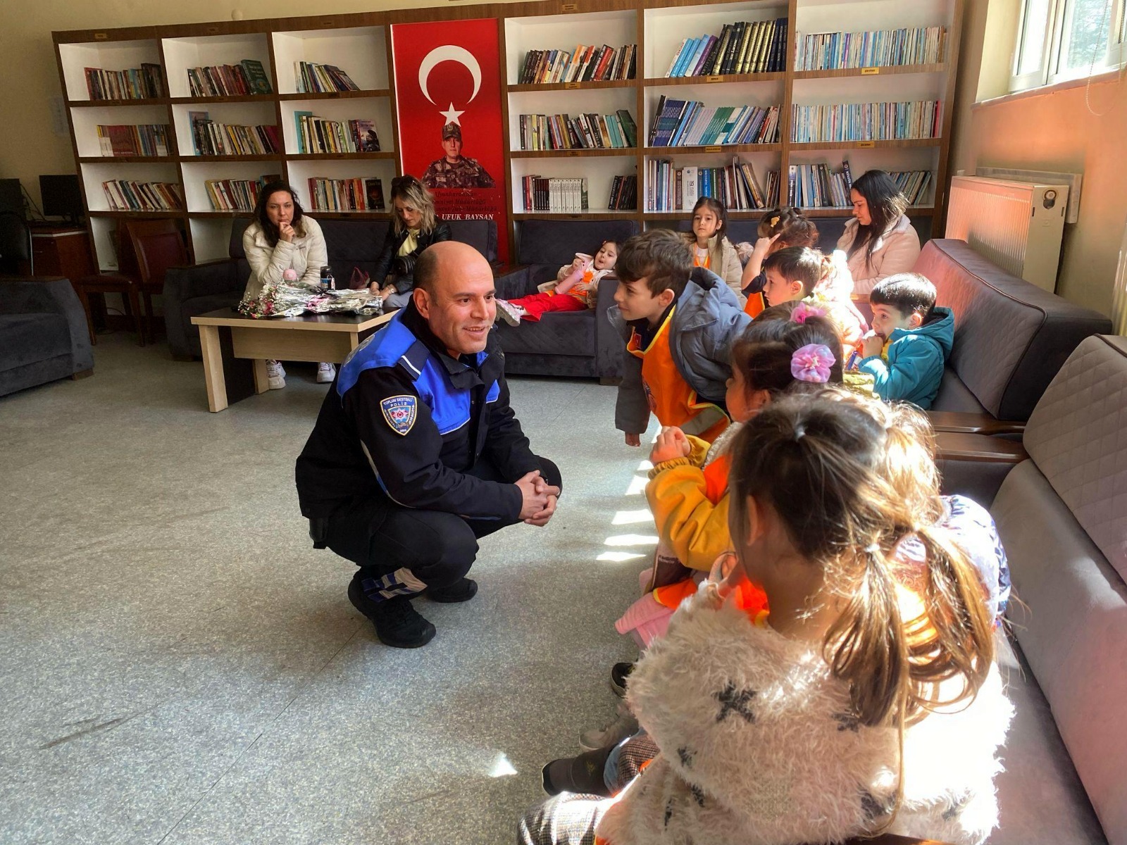 Minik Öğrencilerden Emniyete Anlamlı Ziyaret: Zübeyde Hanım Anaokulu Öğrencileri Polislik Mesleğini Tanıdı