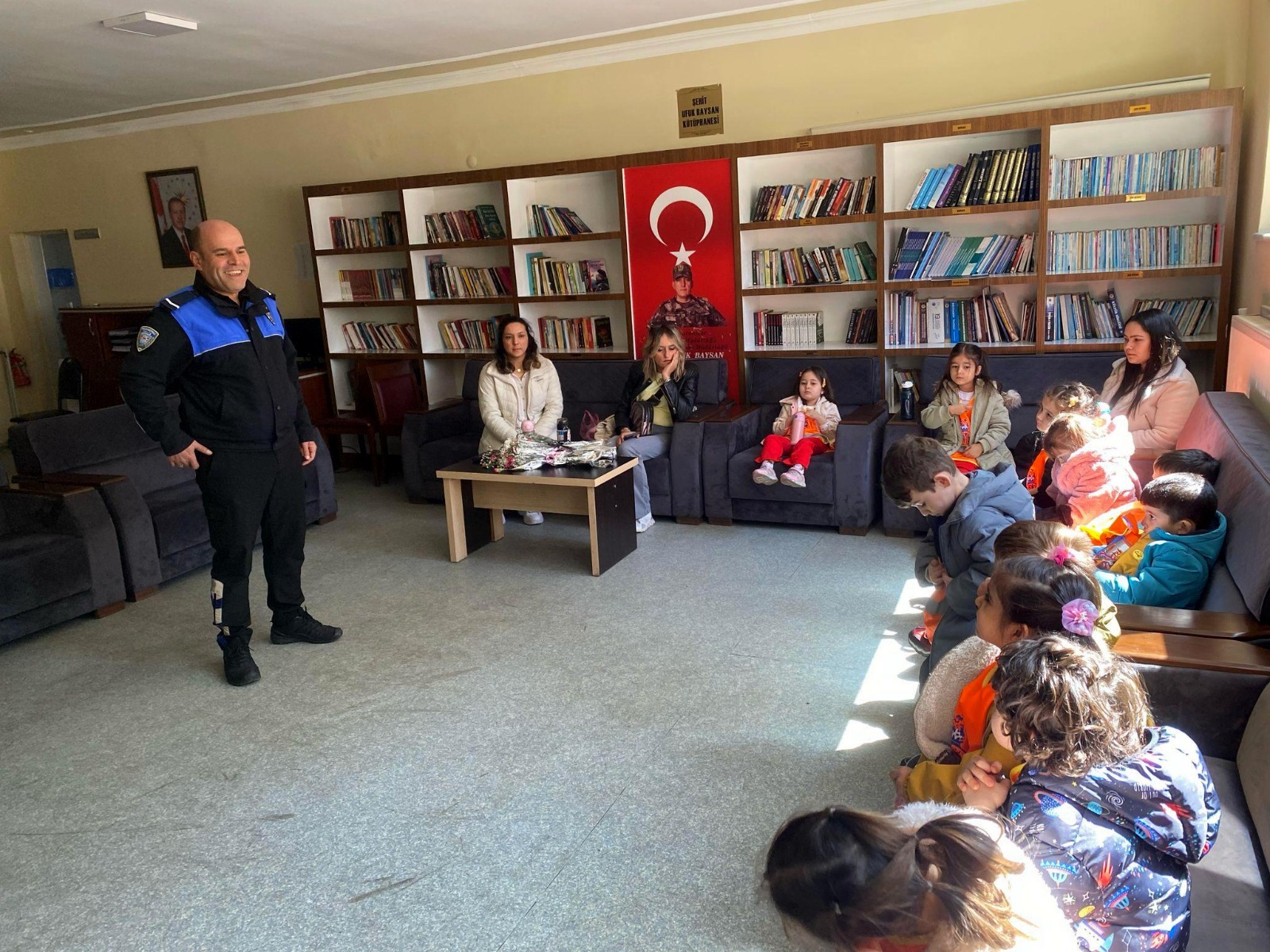 Minik Öğrencilerden Emniyete Anlamlı Ziyaret: Zübeyde Hanım Anaokulu Öğrencileri Polislik Mesleğini Tanıdı