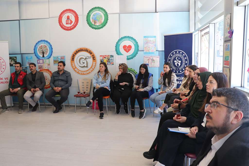 YEŞİL DÖNÜŞÜMÜN SÜRDÜRÜLEBİLİRLİK AÇISINDAN ÖNEMİ ELE ALINDI