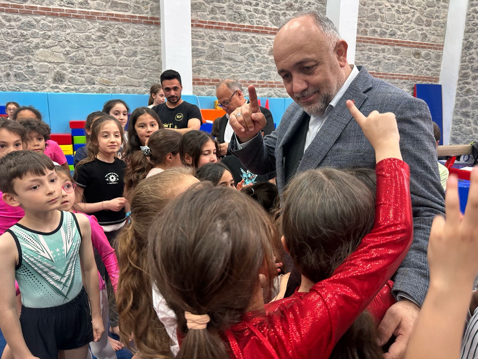 Afyonkarahisar’da GSB Spor Okulları cimnastik antrenmanları sürüyor: Genç sporcular disiplinli eğitimle geleceğe hazırlanıyor