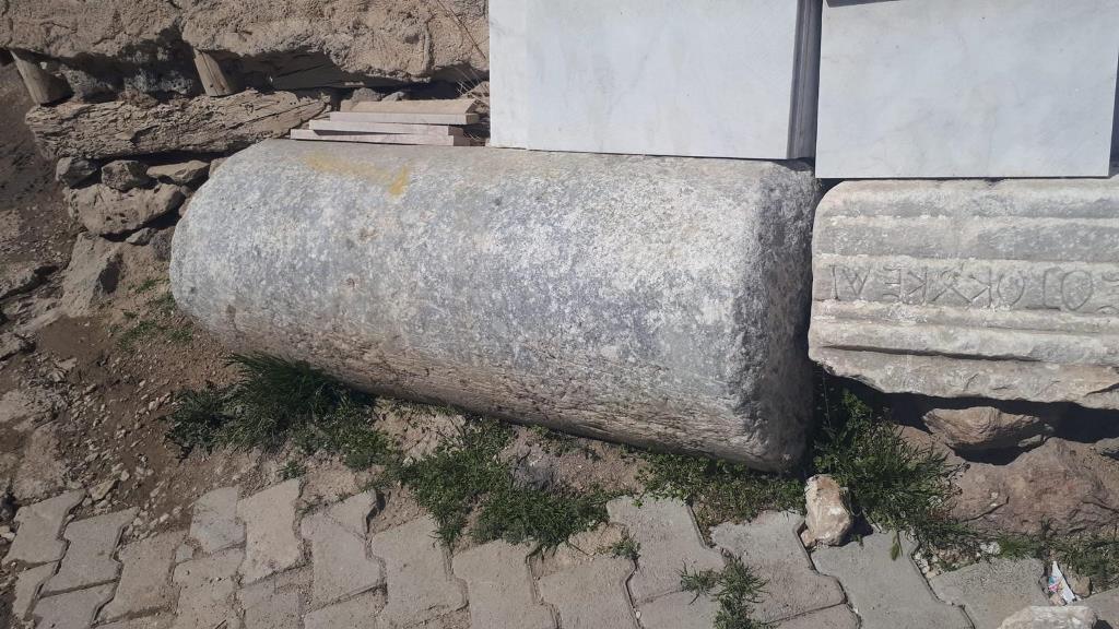 "300 YILLIK TARİH YIKILMAYI BEKLİYOR"