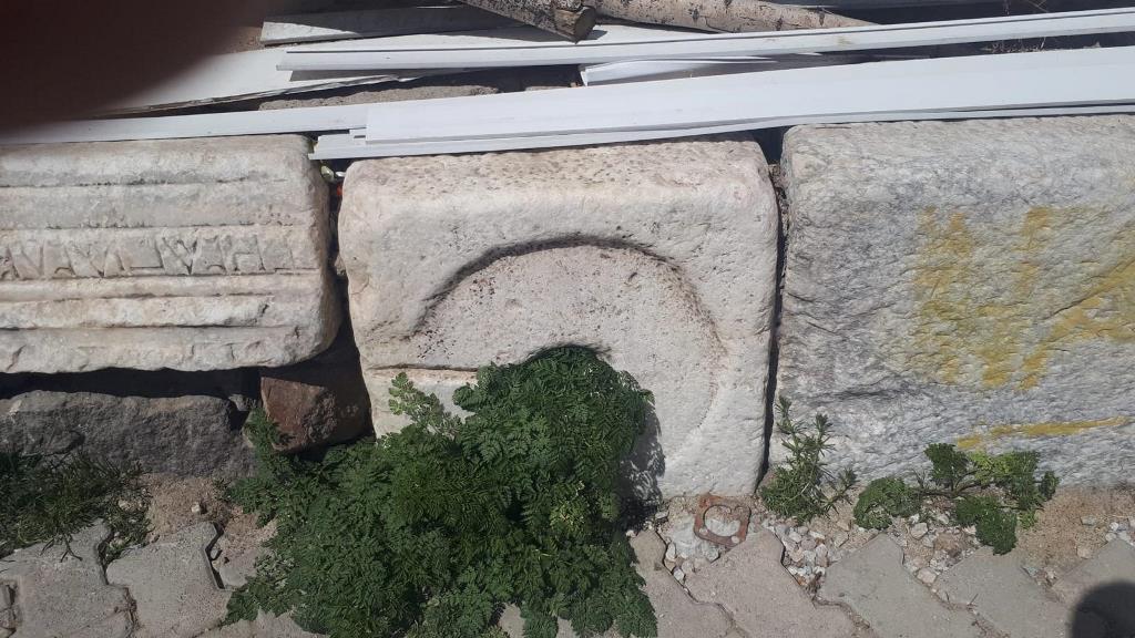 "300 YILLIK TARİH YIKILMAYI BEKLİYOR"