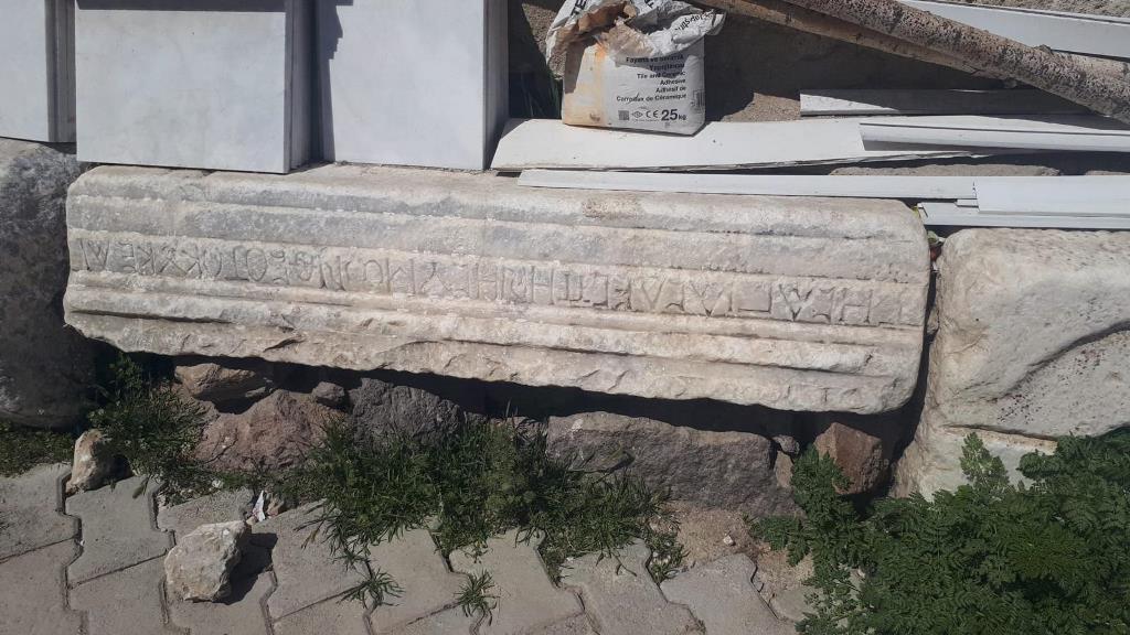 "300 YILLIK TARİH YIKILMAYI BEKLİYOR"
