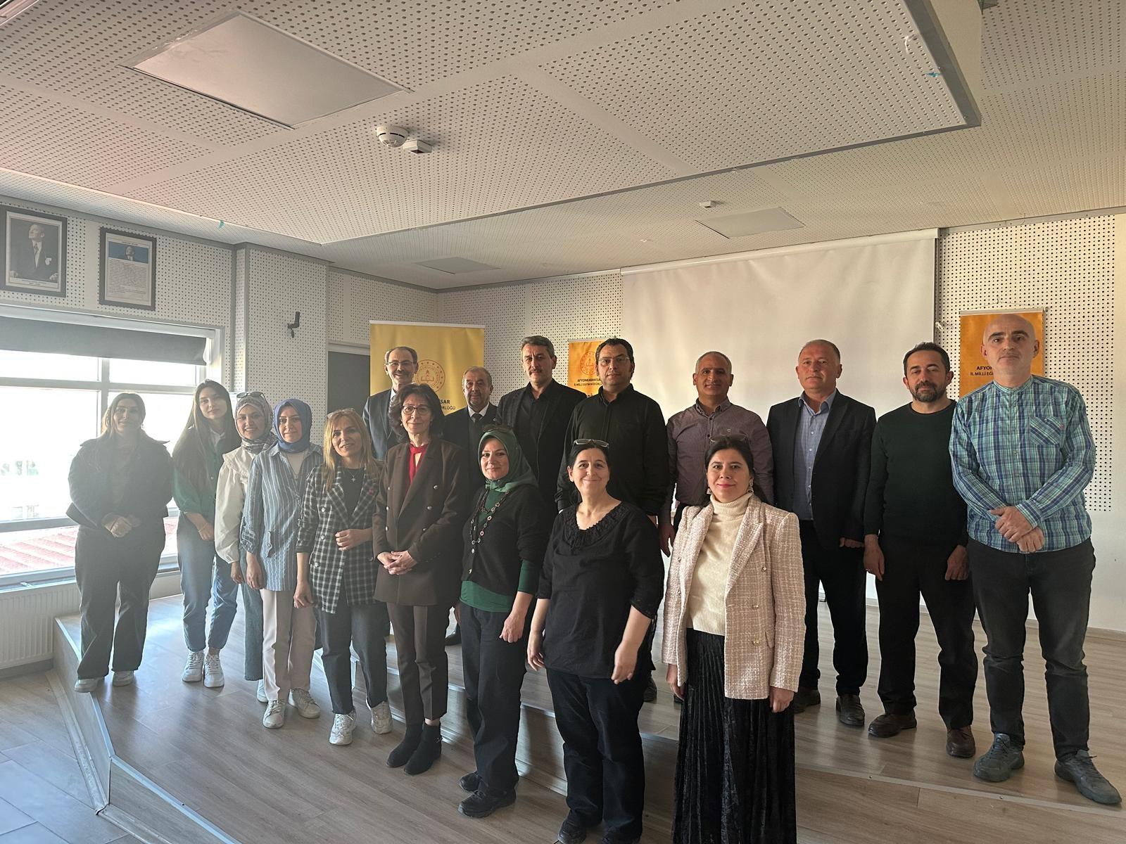 Prof. Dr. Ayşe Ulusoy Tuncel, Edebiyat Akademisi’nde Öğretmenlerle Bir Araya Geldi