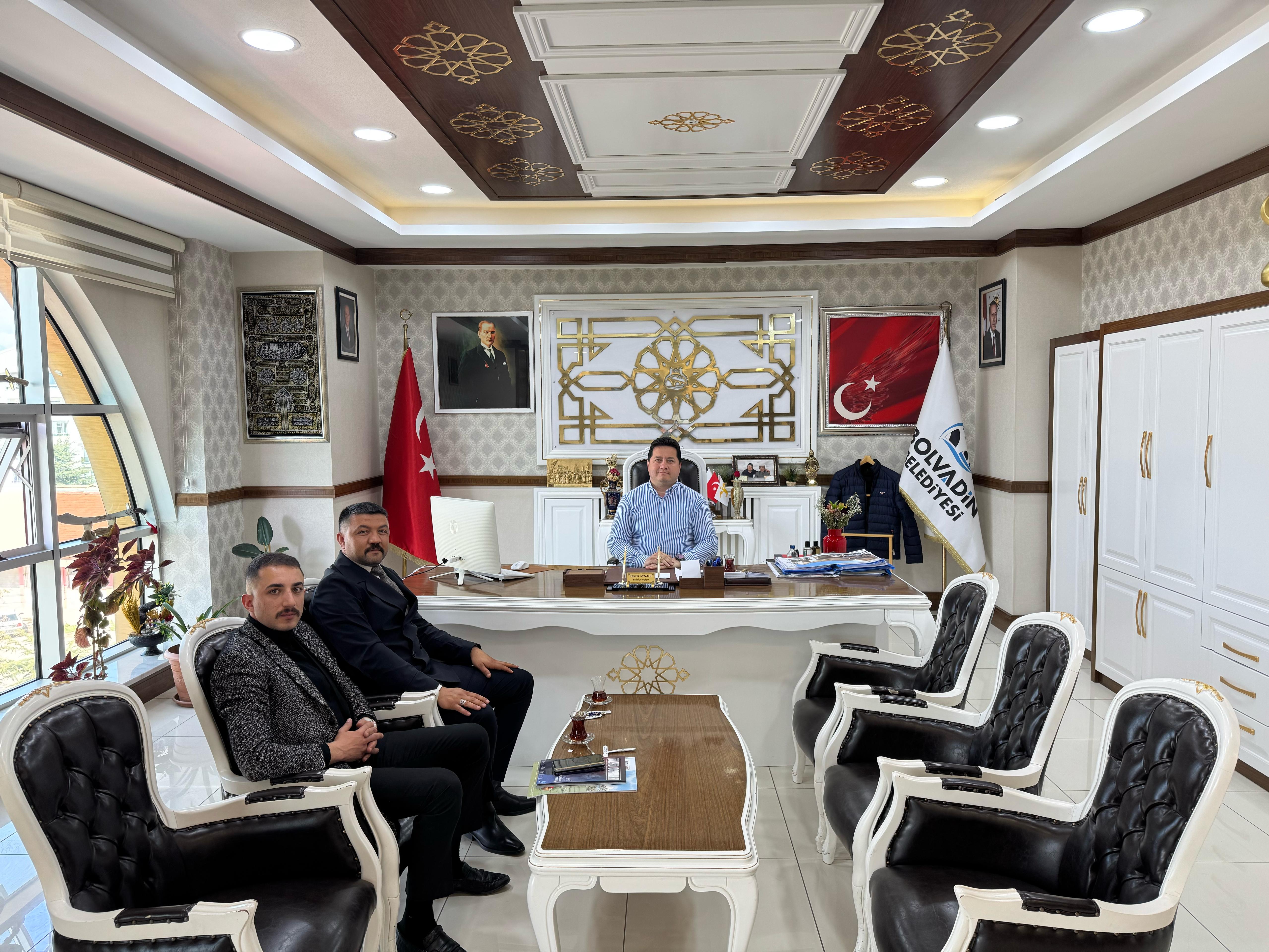 Ülkü Ocakları’ndan Bolvadin Belediye Başkanı Aynacı’ya Nezaket Ziyareti
