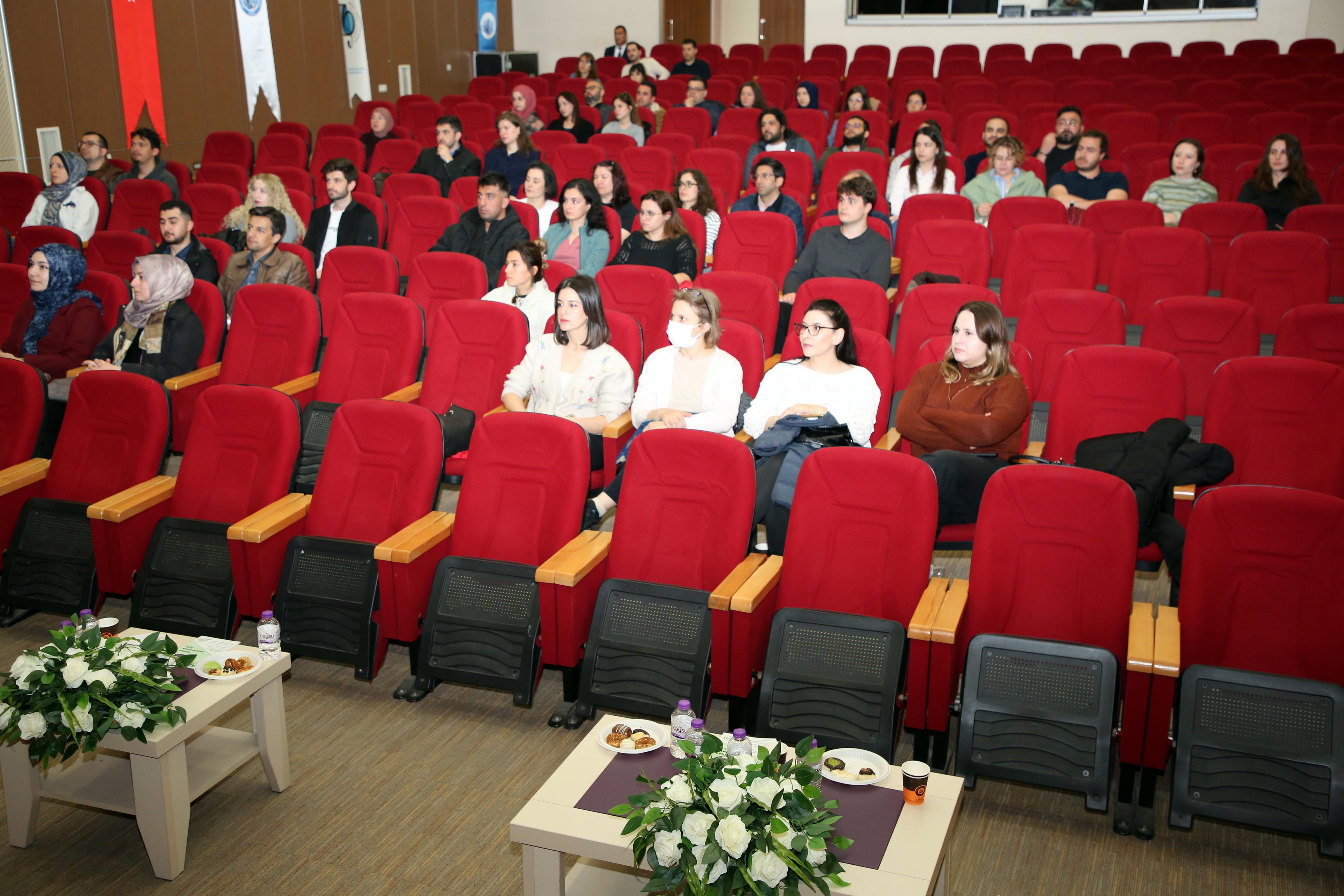 AKÜ’de Bağımlılık ve Bağımlıya Yaklaşım Eğitimi Gerçekleştirildi