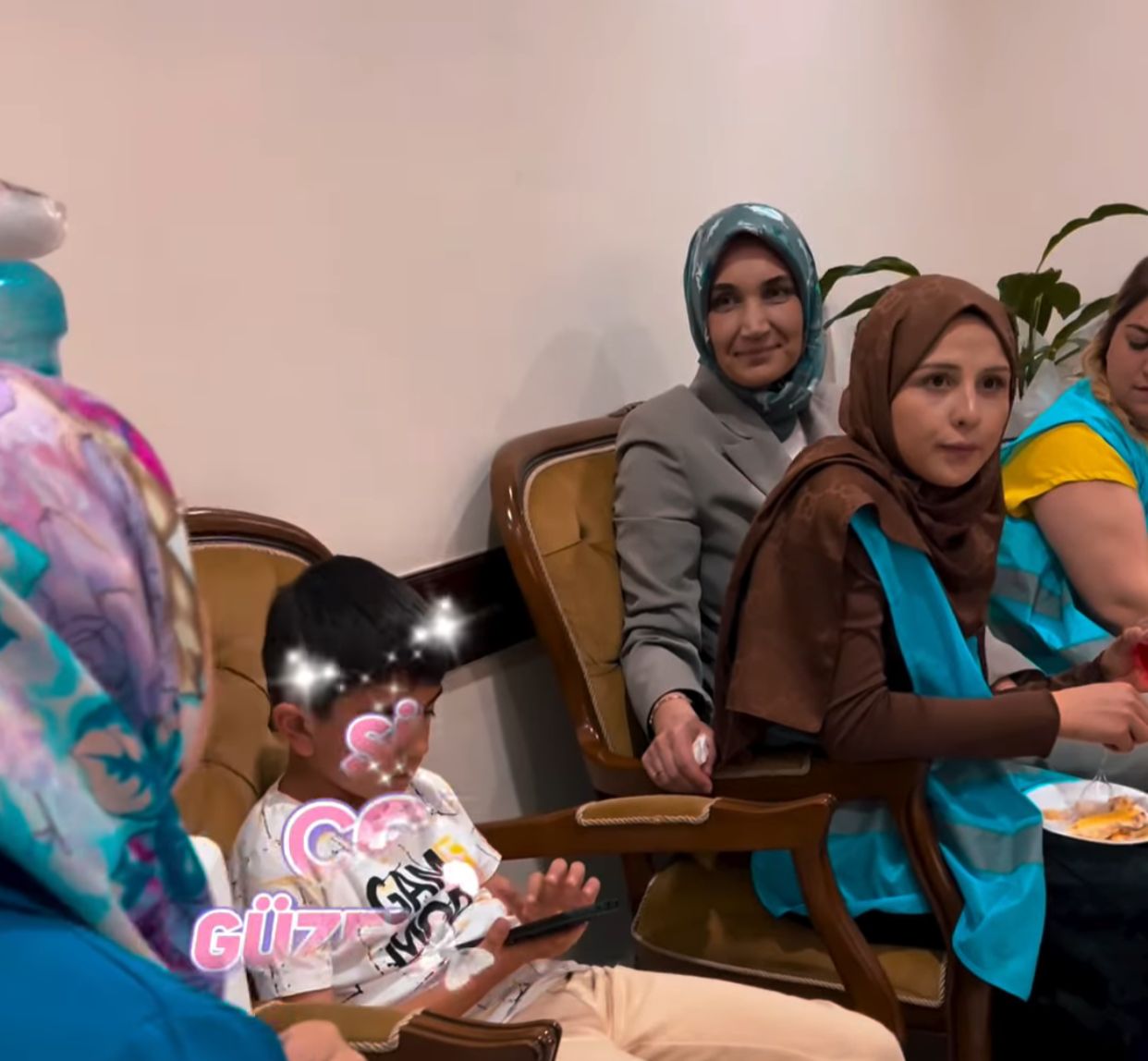 Vali Yiğitbaşı'na Anneler Günü'nde Samimi Ziyaret