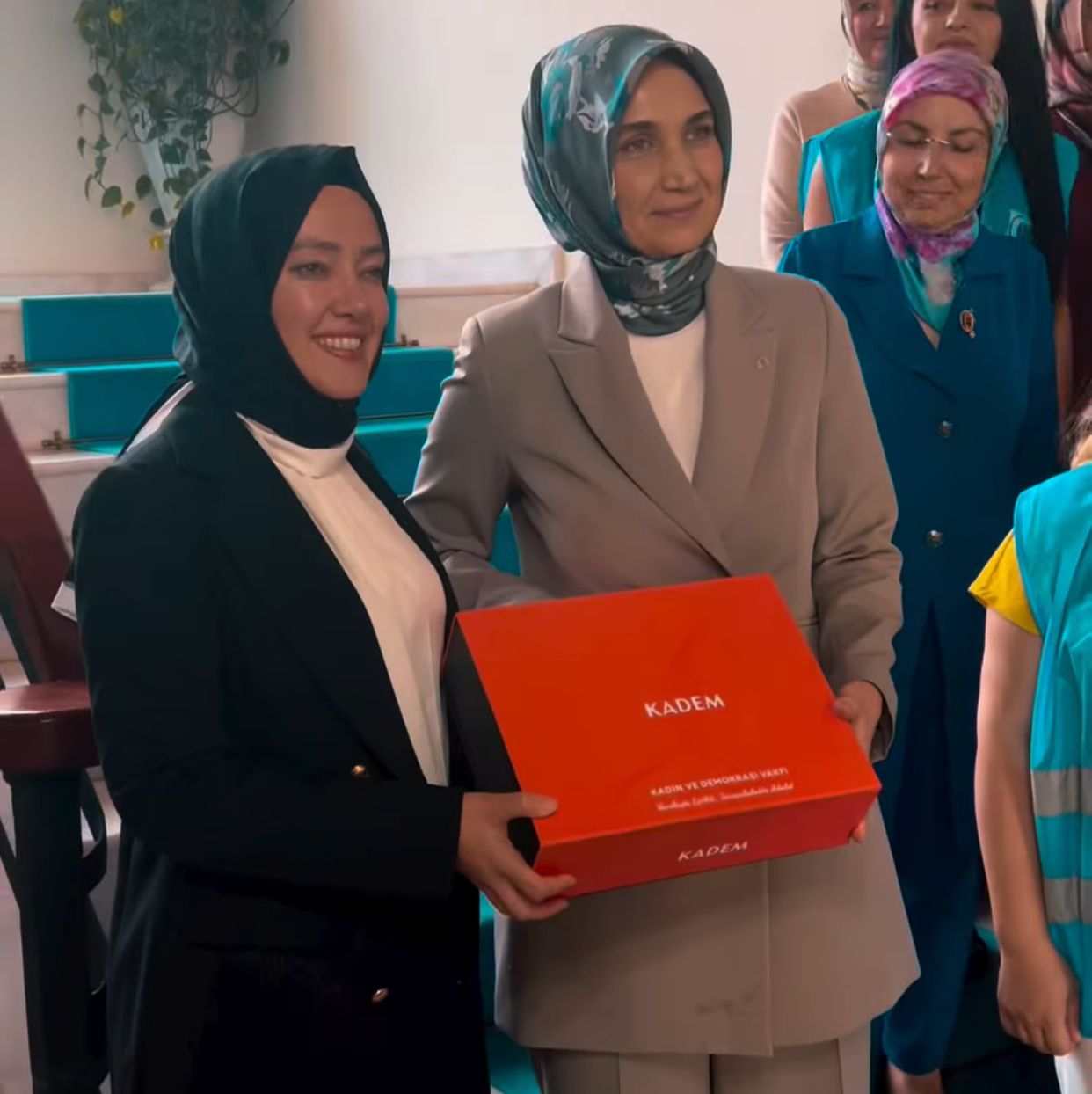 Vali Yiğitbaşı'na Anneler Günü'nde Samimi Ziyaret