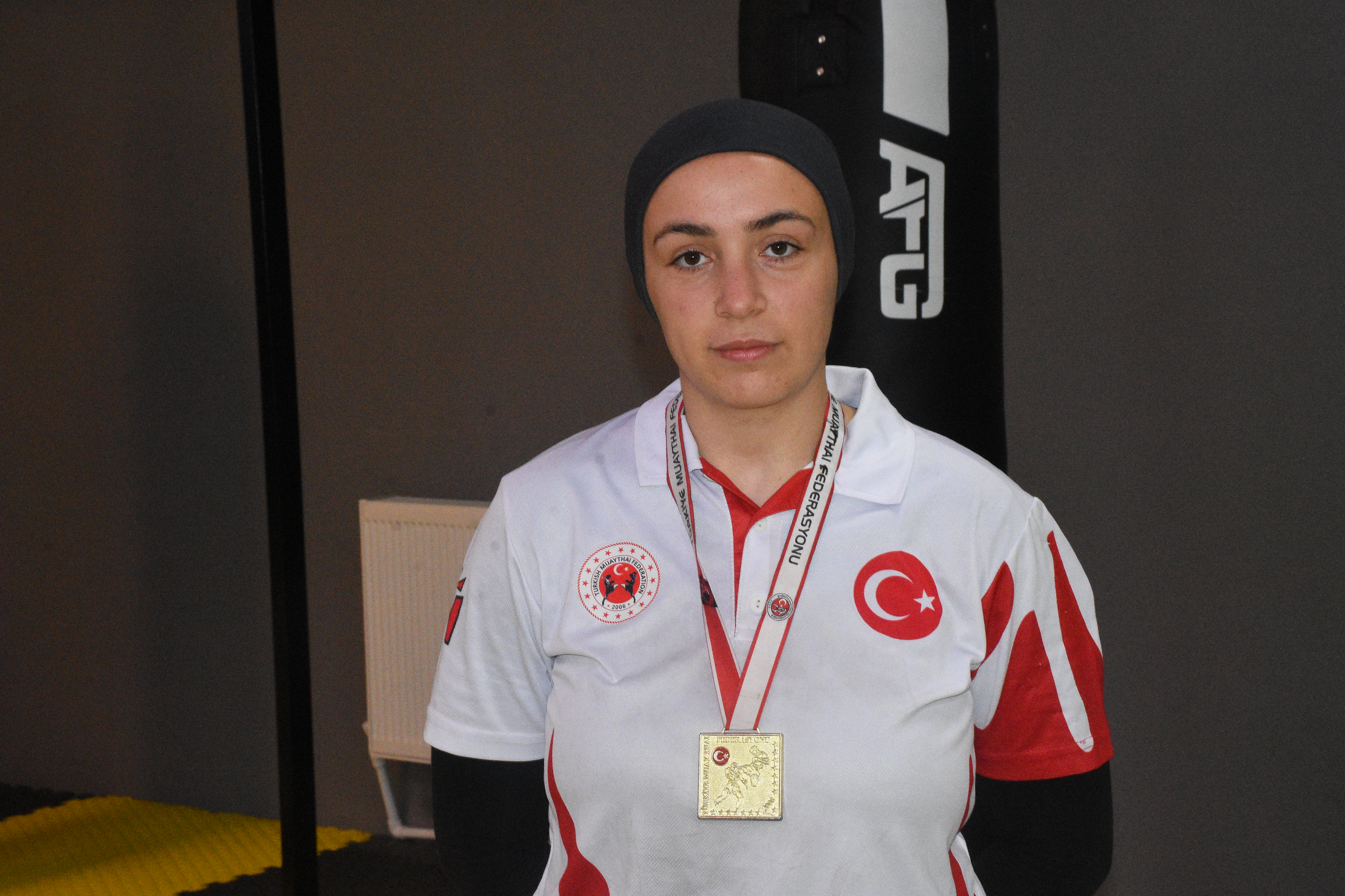 Zayıflamak İçin Başladığı Muaythaide Türkiye Şampiyonluğuna Uzandı