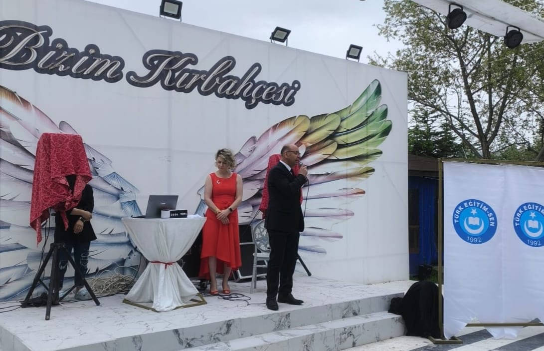 Türk Eğitim Sen'den Duygusal Anneler Günü Programı: “İlk Öğretmenimiz Annemizdir”