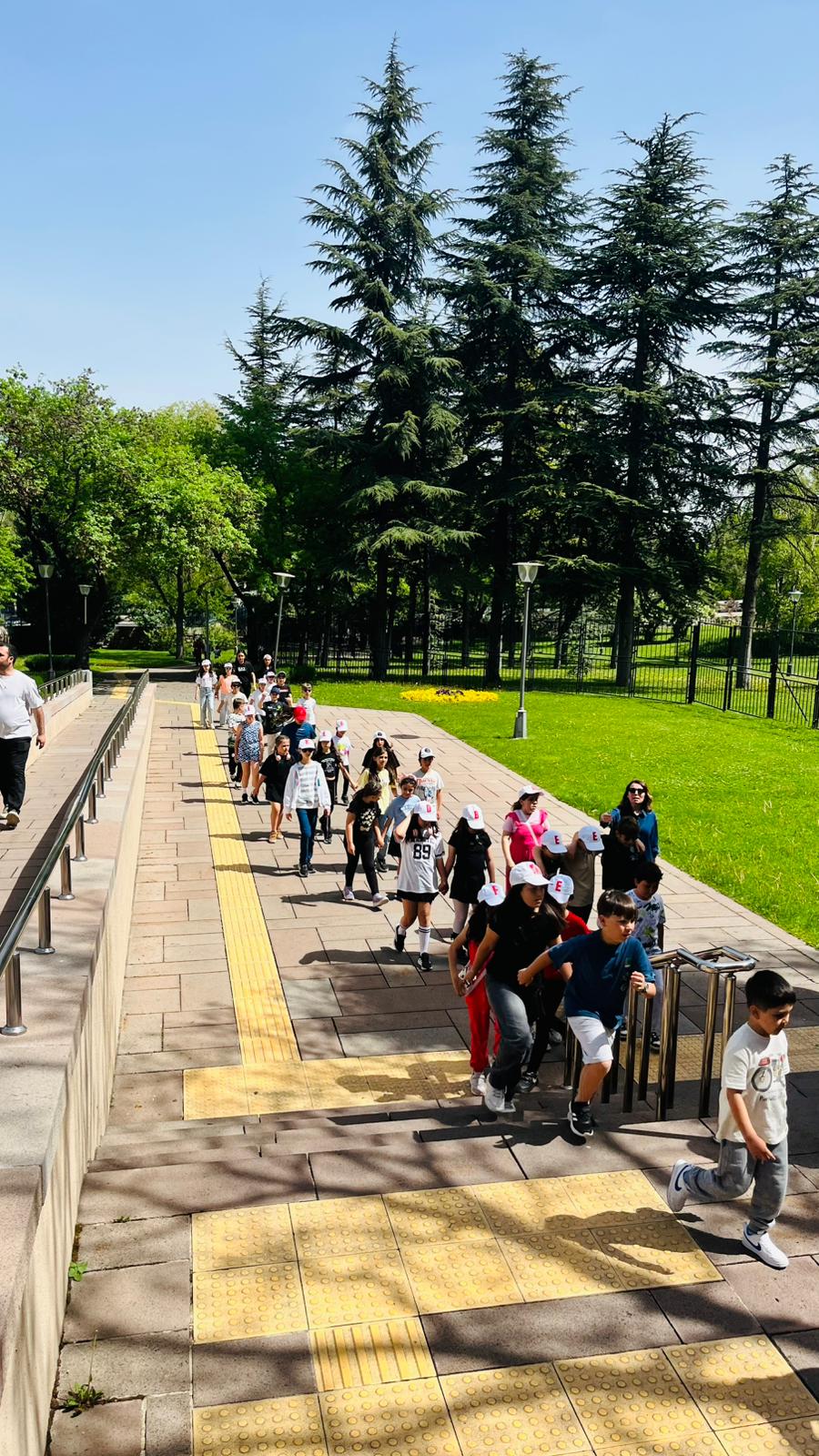 Kocatepe İlkokulu Öğrencileri Atasına Çelenk Sundu!
