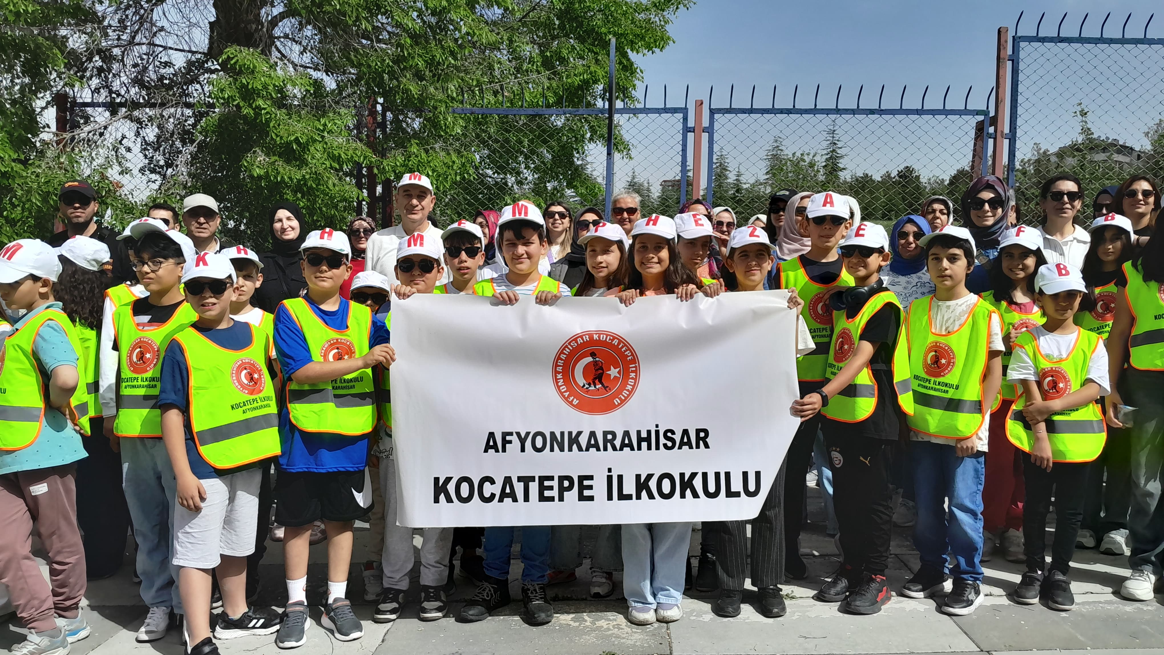 Kocatepe İlkokulu Öğrencileri Atasına Çelenk Sundu!