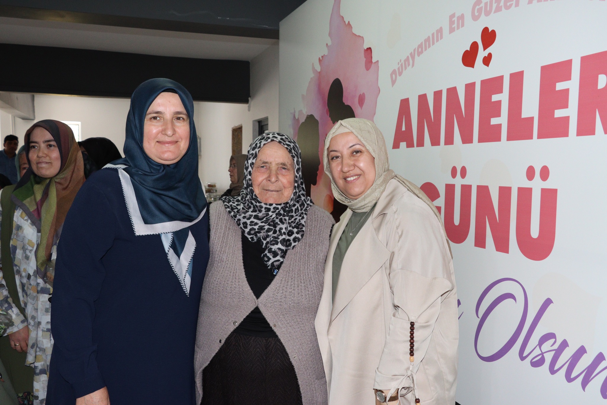 İscehisar Belediyesi'nden “Anneler Günü” Programı
