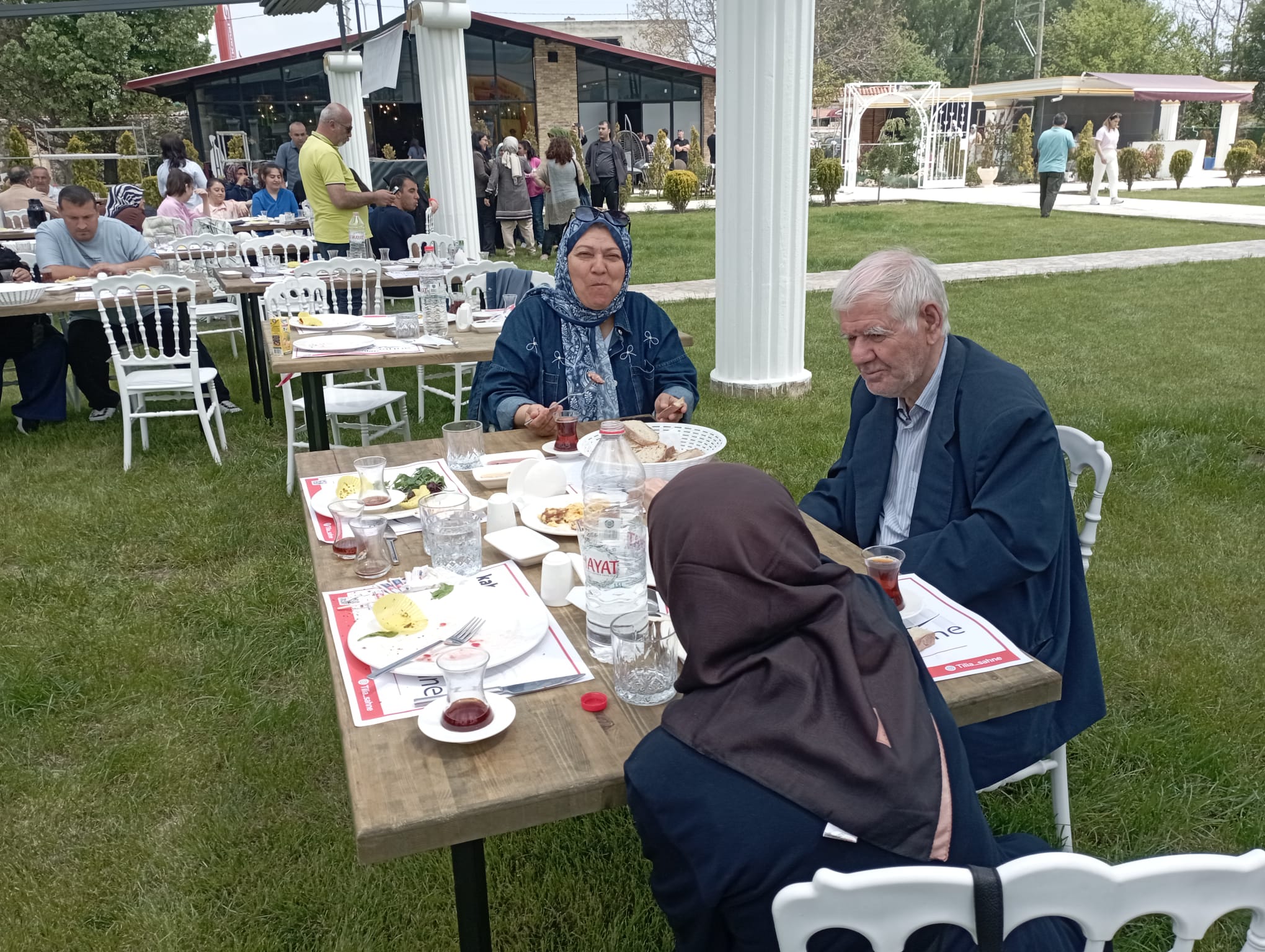 Gönül Dostları Derneği’nden Özel Bireylerin Özel Annelerine Kahvaltı Programı