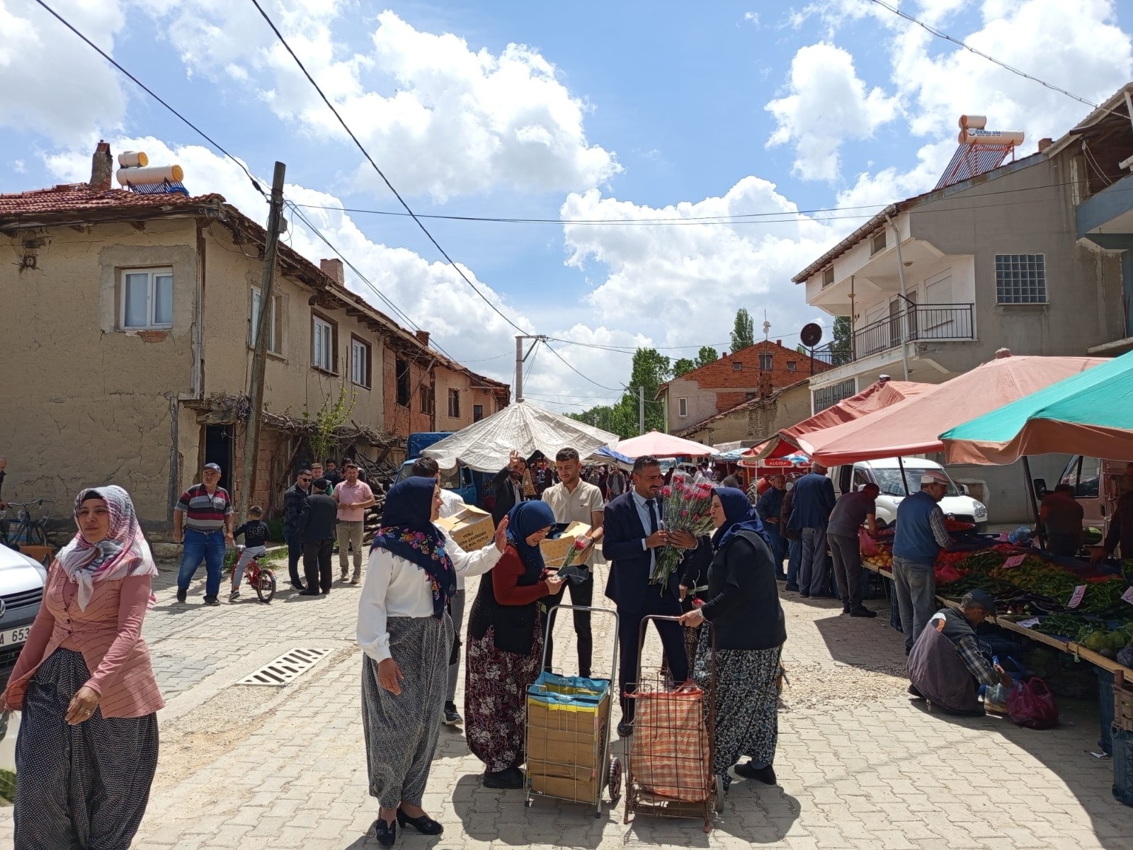 Düzağaç Belediye Başkanı Çetinkaya’dan Anneler Günü’ne Özel Jest