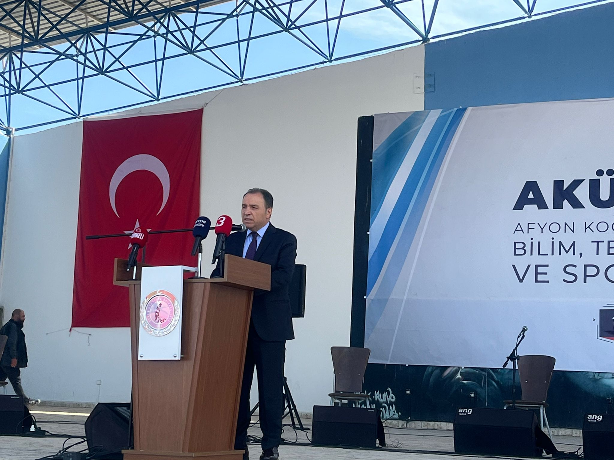 AKÜFEST’25 Coşkusu Başladı!  “AKÜ, Tam Akreditasyonla Geleceğe Emin Adımlarla Yürüyor”