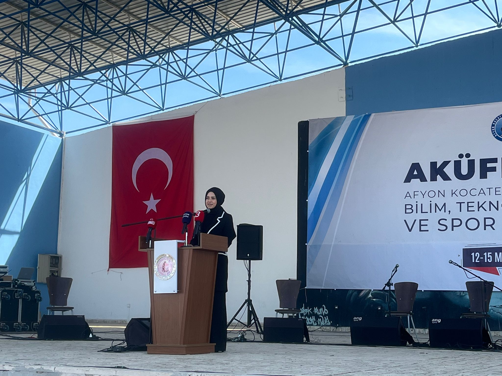 AKÜFEST’25 Coşkusu Başladı!  “AKÜ, Tam Akreditasyonla Geleceğe Emin Adımlarla Yürüyor”