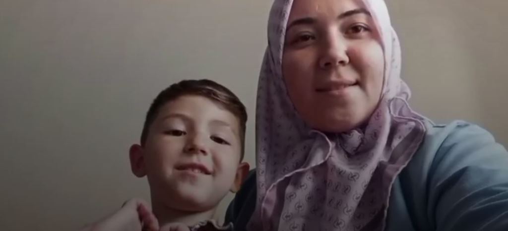 HÜRRİYET İLKOKULU'NDAN ANLAMLI ANNELER GÜNÜ VİDEOSU