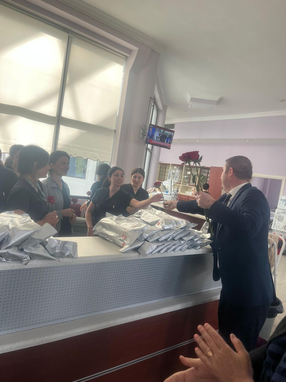 Vali Yiğitbaşı’nın Himayelerinde “Şifa Buluşmaları” Sürüyor:  Anneler ve Hemşireler Unutulmadı, Diyaliz Hastalarına Moral Ziyareti Yapıldı