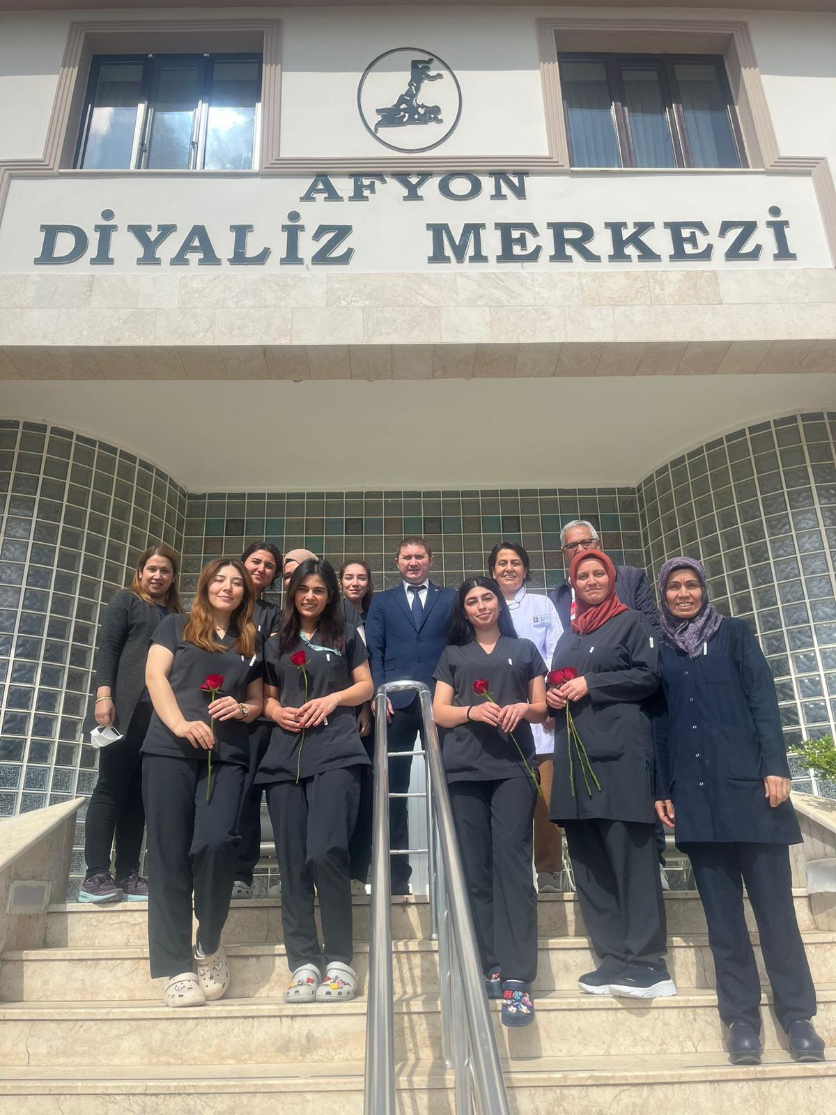 Vali Yiğitbaşı’nın Himayelerinde “Şifa Buluşmaları” Sürüyor:  Anneler ve Hemşireler Unutulmadı, Diyaliz Hastalarına Moral Ziyareti Yapıldı