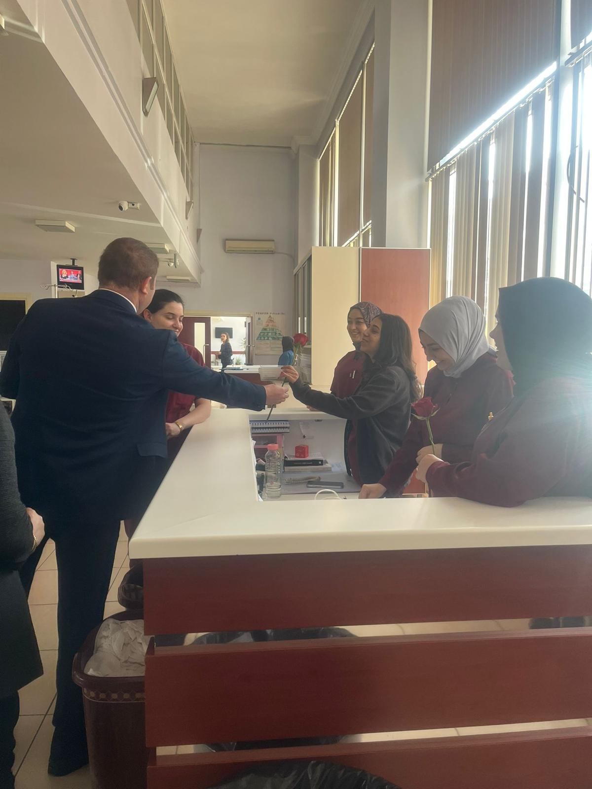 Vali Yiğitbaşı’nın Himayelerinde “Şifa Buluşmaları” Sürüyor:  Anneler ve Hemşireler Unutulmadı, Diyaliz Hastalarına Moral Ziyareti Yapıldı