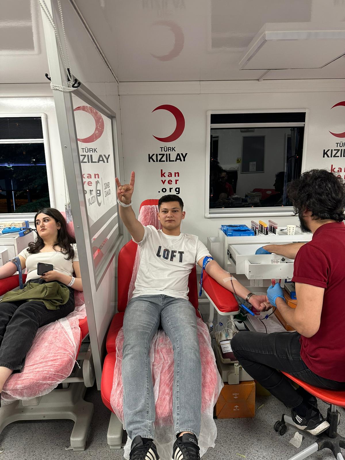 Ülkü Ocakları'ndan Kızılay’a Anlamlı Destek: Kan bağışında yüzlerce ünite toplandı