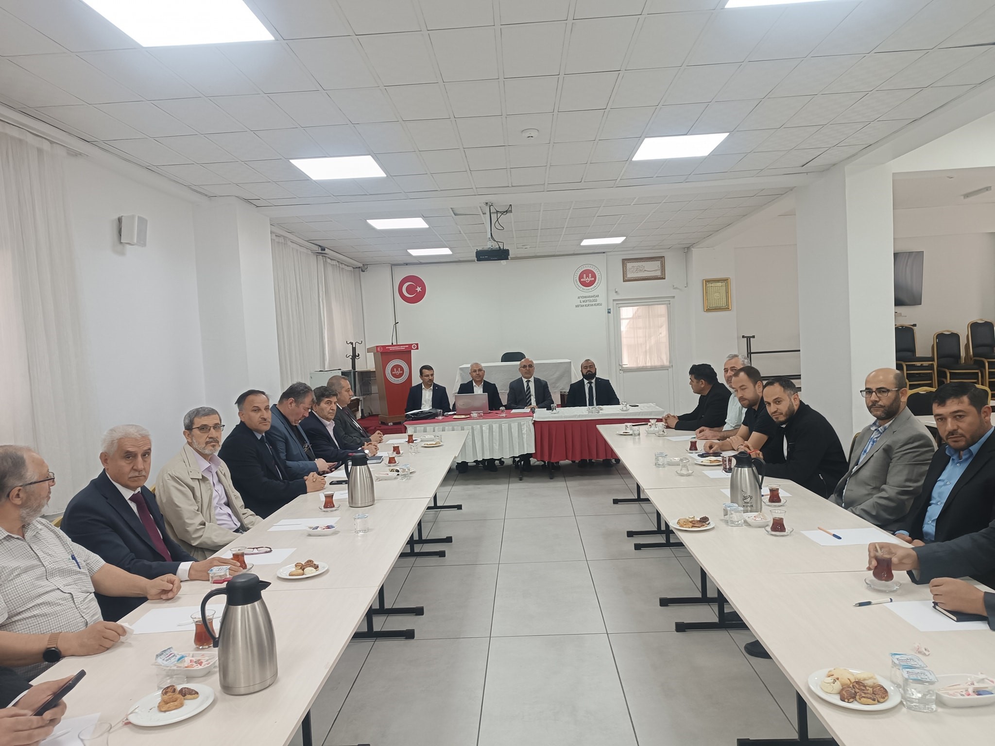 Umre Organizasyonlarına Yönelik İstişare Toplantısı: Müftü İmamoğlu: “2025-2026 Umre Dönemi İçin Hazırlıklar Başladı”