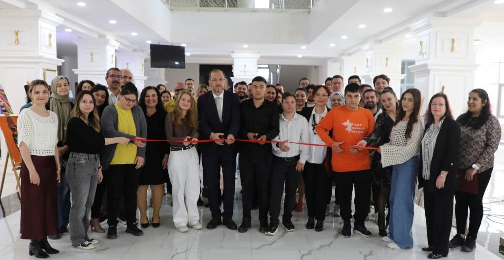 ÖZEL EĞİTİM ÖĞRENCİLERİNİN ENGELSİZ SANAT SERGİSİ AFSÜ’DE AÇILDI