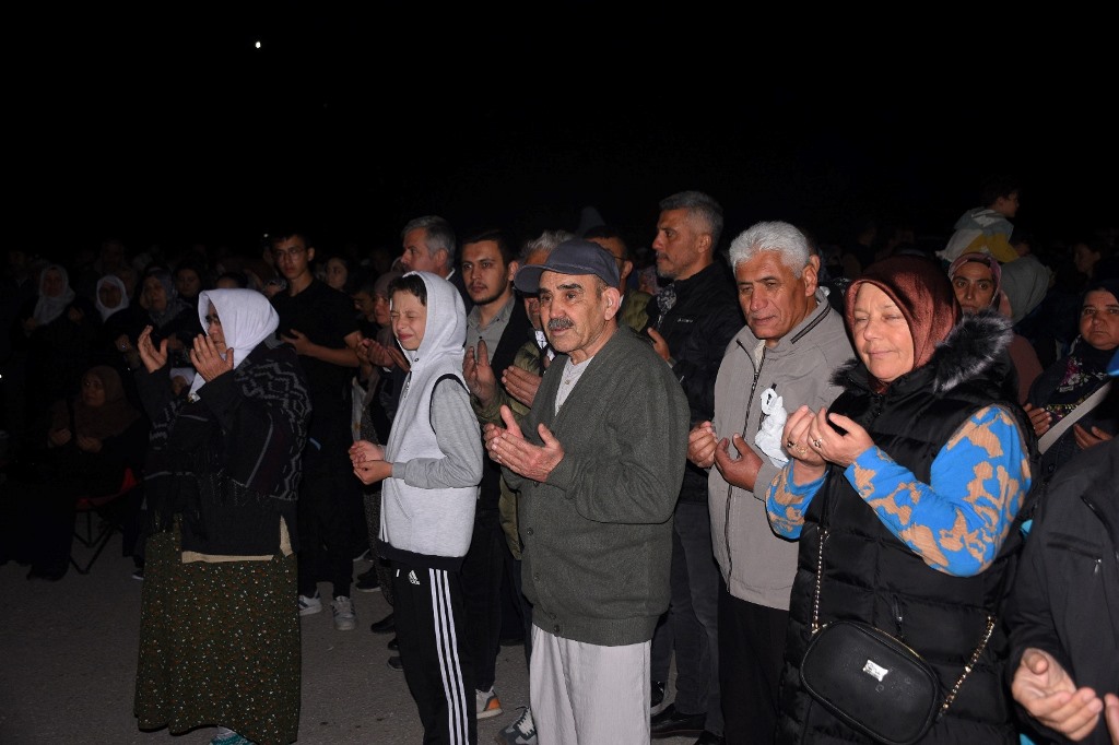 AFYONKARAHİSAR’DA 66 HACI ADAYI DUALARLA KUTSAL TOPRAKLARA UĞURLANDI
