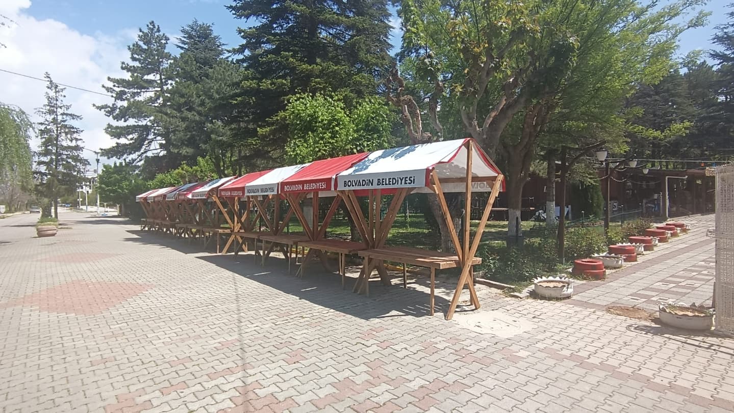Bolvadin Horan Parkı Sezona Hazırlanıyor: Hem Sosyal Alan Hem de Kadın Girişimine Destek!