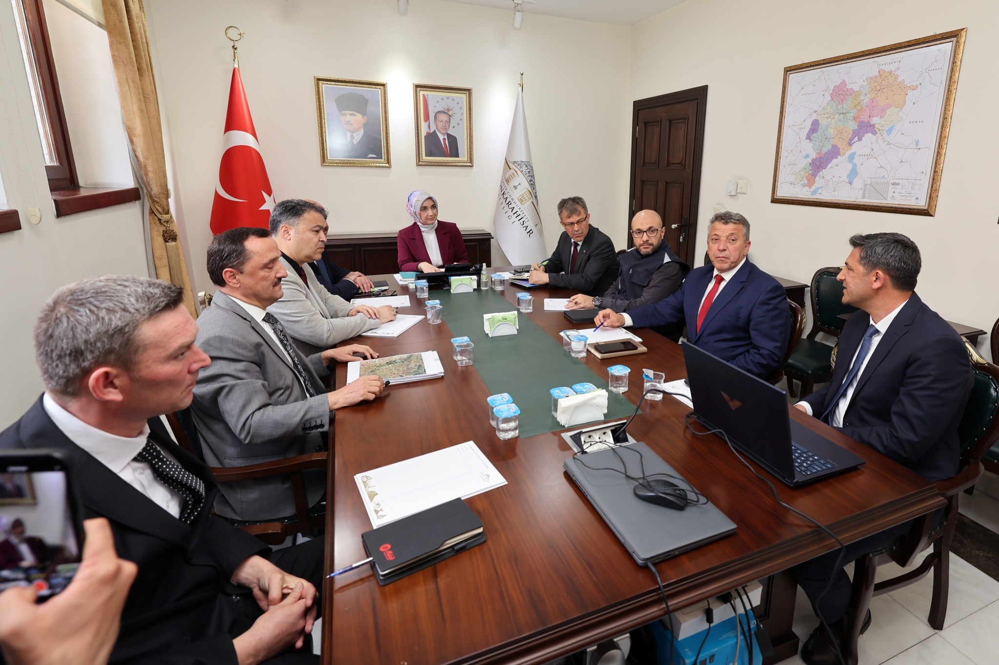 Vali Yiğitbaşı, Sera İhtisas Bölgesi İçin Yetkililerle Buluştu